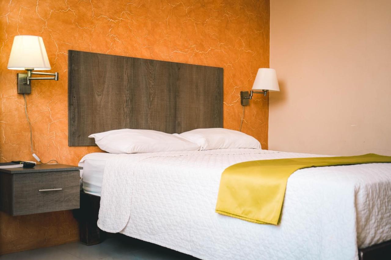 Hotel Manta Beach Madrigal Екстер'єр фото