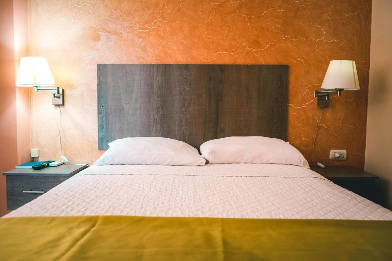 Hotel Manta Beach Madrigal Екстер'єр фото