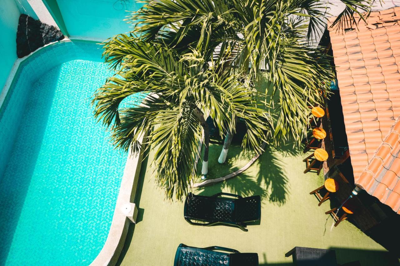 Hotel Manta Beach Madrigal Екстер'єр фото