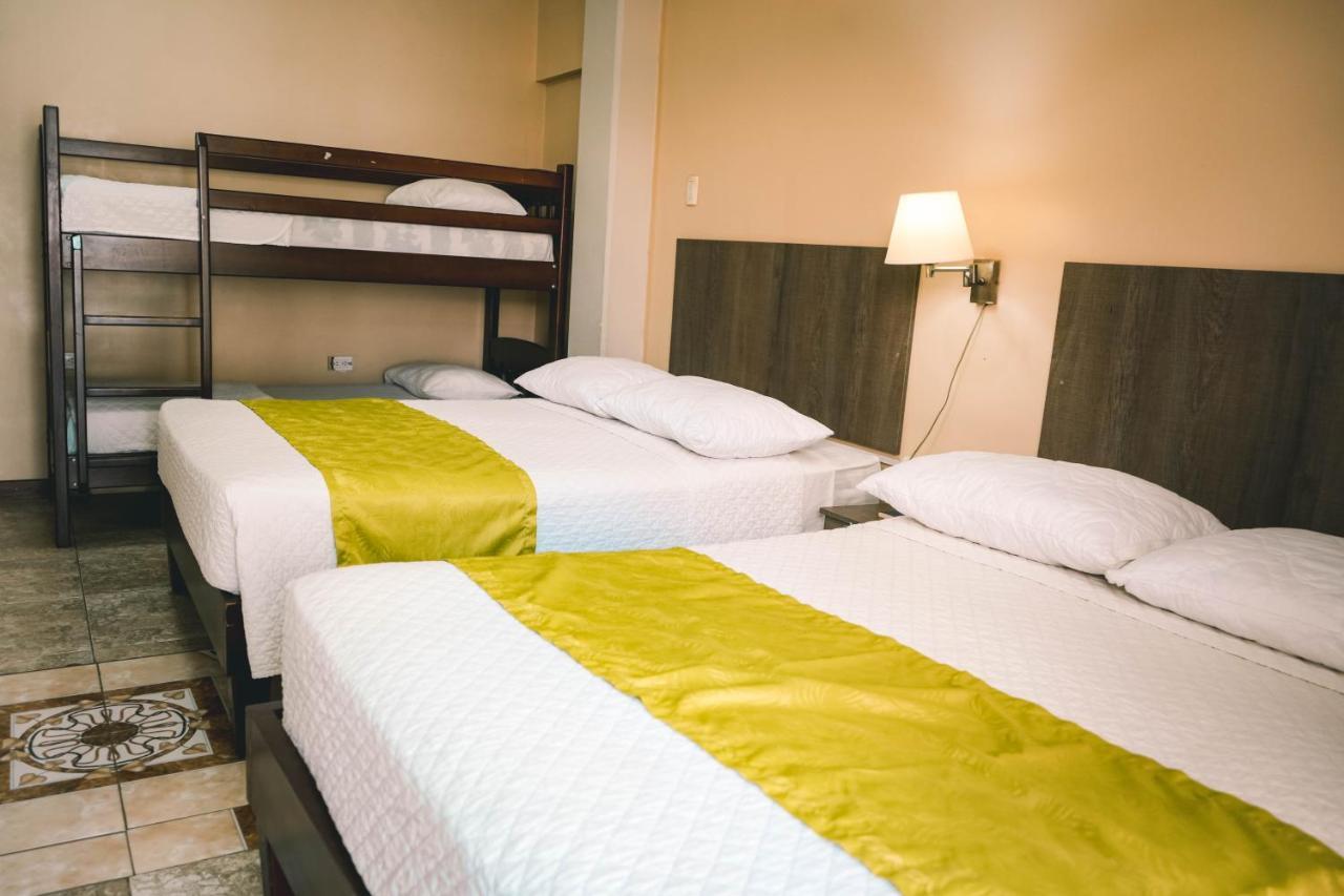 Hotel Manta Beach Madrigal Екстер'єр фото