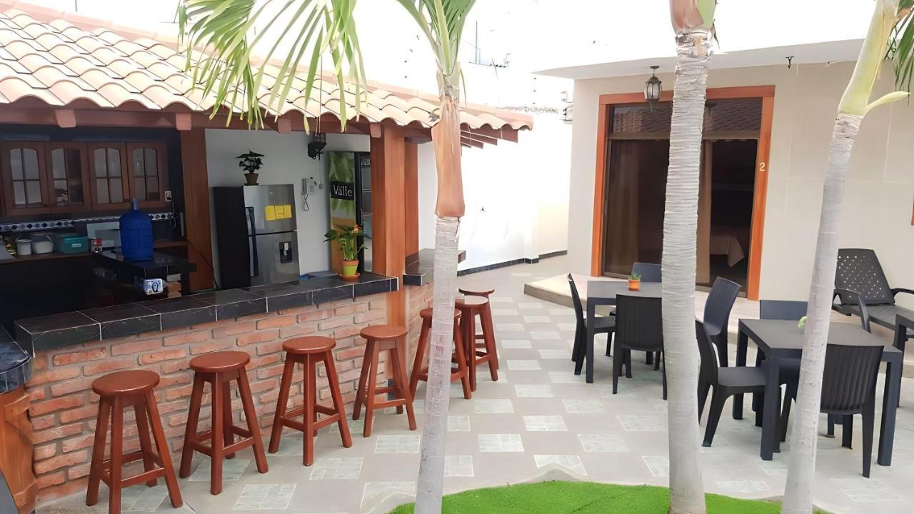 Hotel Manta Beach Madrigal Екстер'єр фото