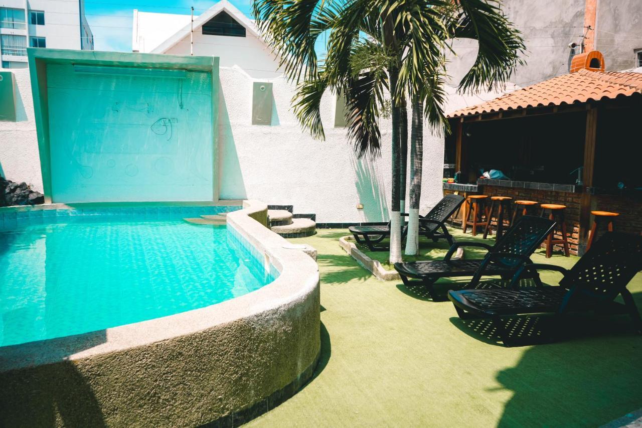 Hotel Manta Beach Madrigal Екстер'єр фото