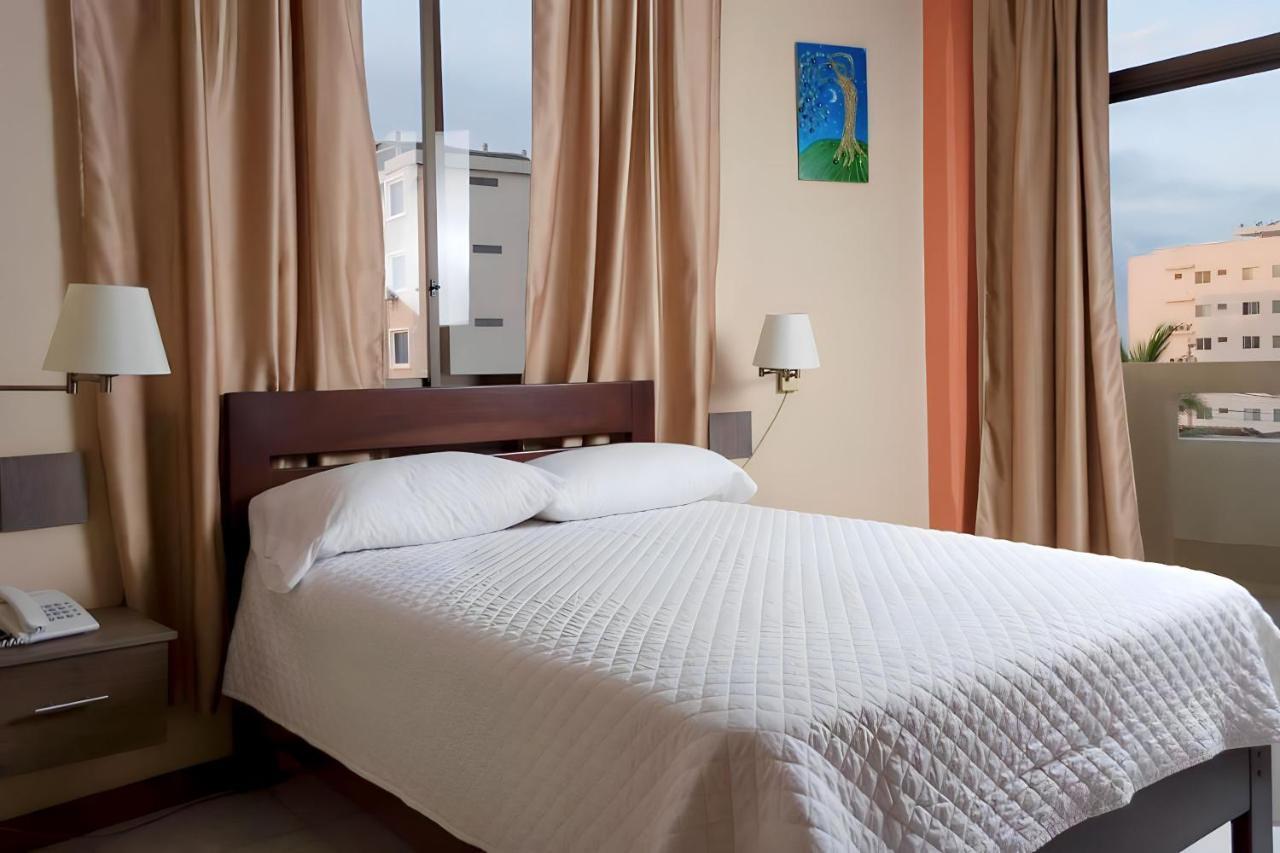 Hotel Manta Beach Madrigal Екстер'єр фото