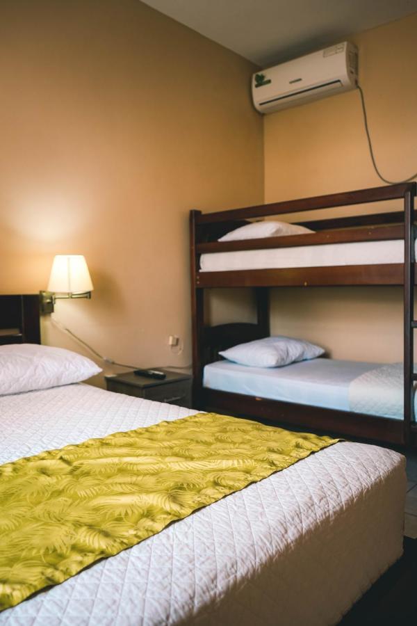 Hotel Manta Beach Madrigal Екстер'єр фото