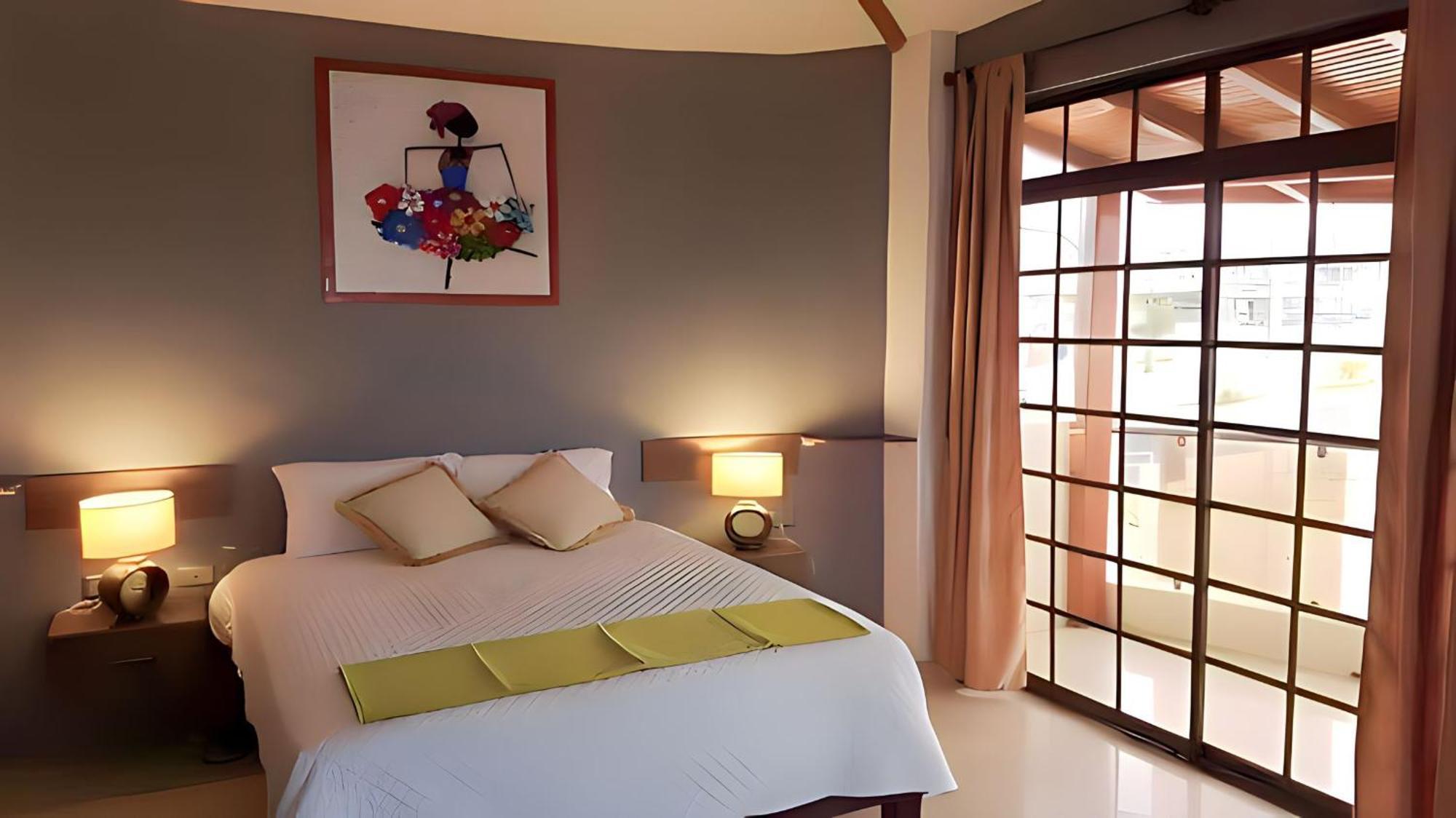 Hotel Manta Beach Madrigal Екстер'єр фото