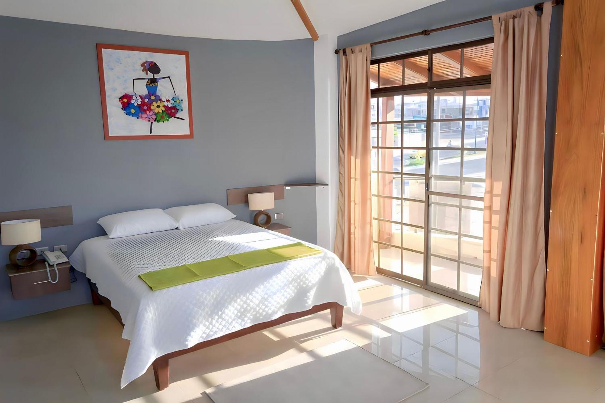 Hotel Manta Beach Madrigal Екстер'єр фото