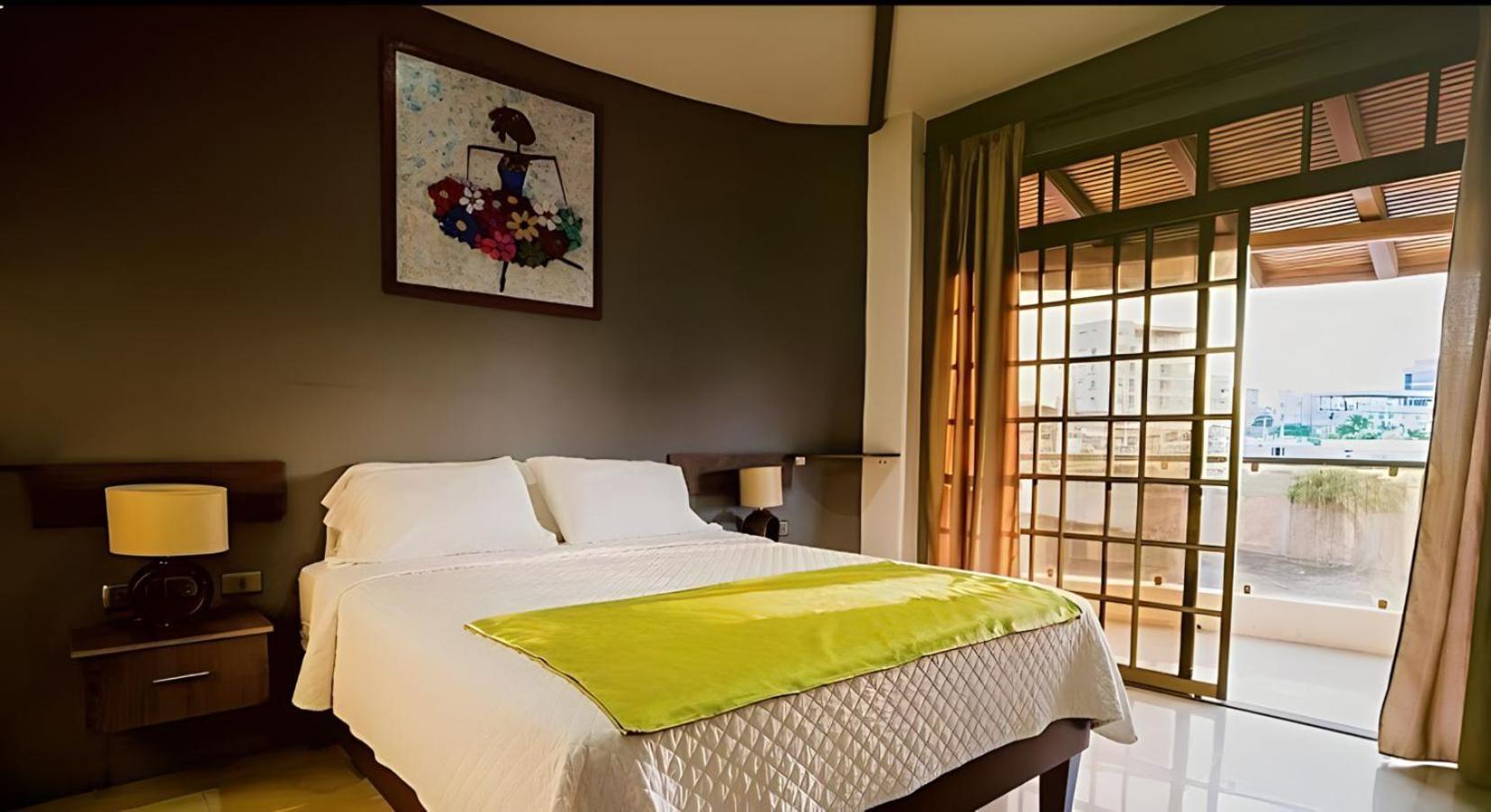 Hotel Manta Beach Madrigal Екстер'єр фото