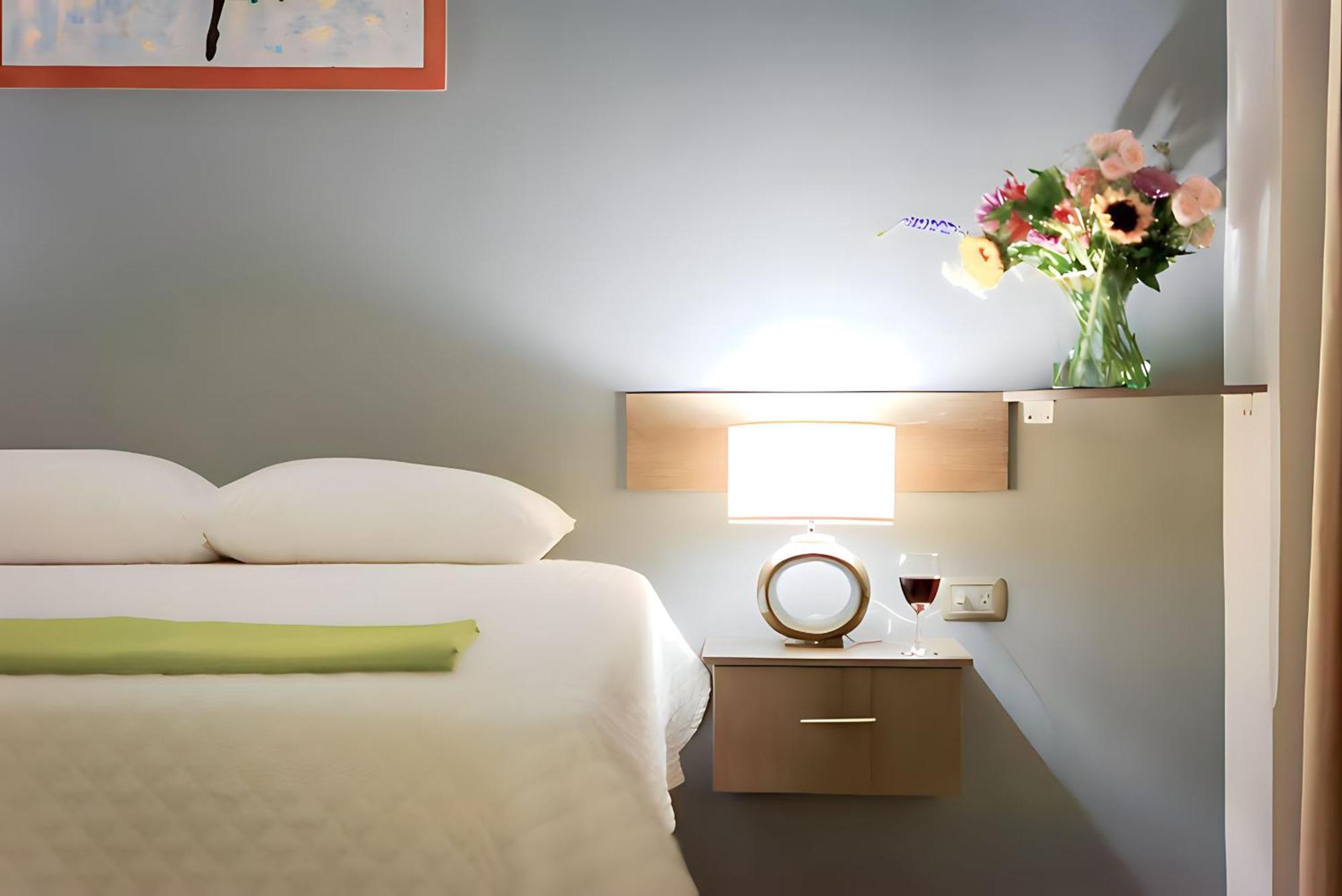 Hotel Manta Beach Madrigal Екстер'єр фото