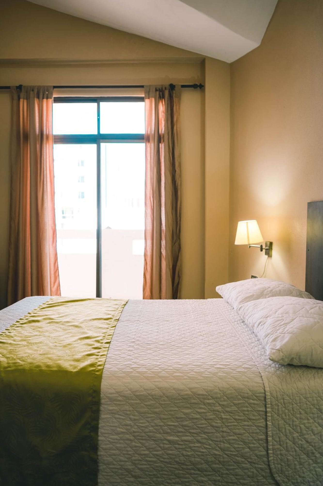 Hotel Manta Beach Madrigal Екстер'єр фото